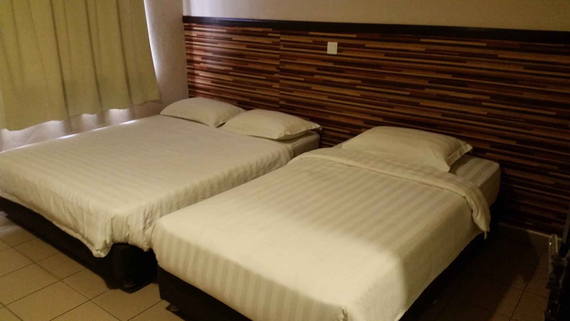 Sri Iskandar Hotel 2*